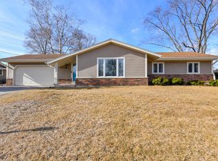 7025 N 97th St, Milwaukee, WI 53224