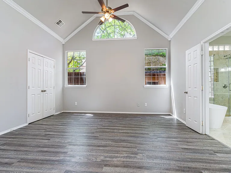 2416 McCarran Dr — Photo 25