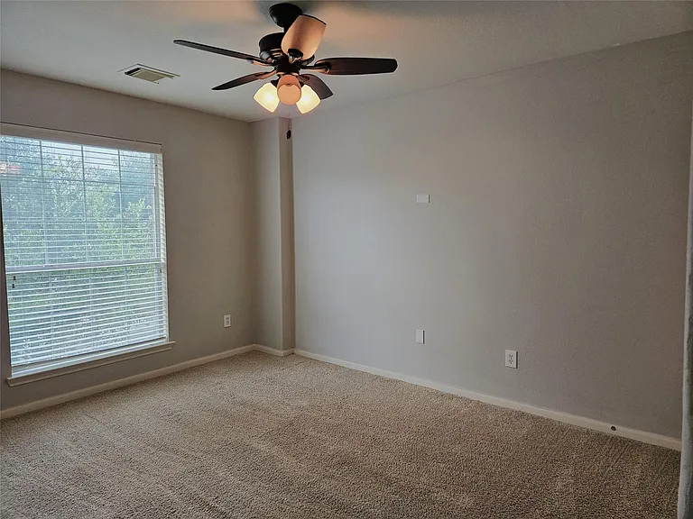 31722 Royal Woods Ct — Photo 17