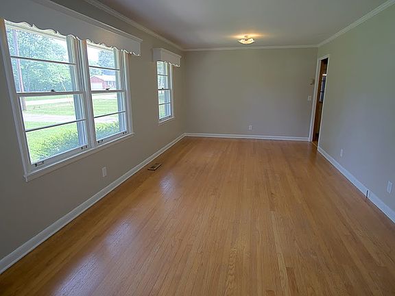 2nd image of 1422 Sherrill Blvd