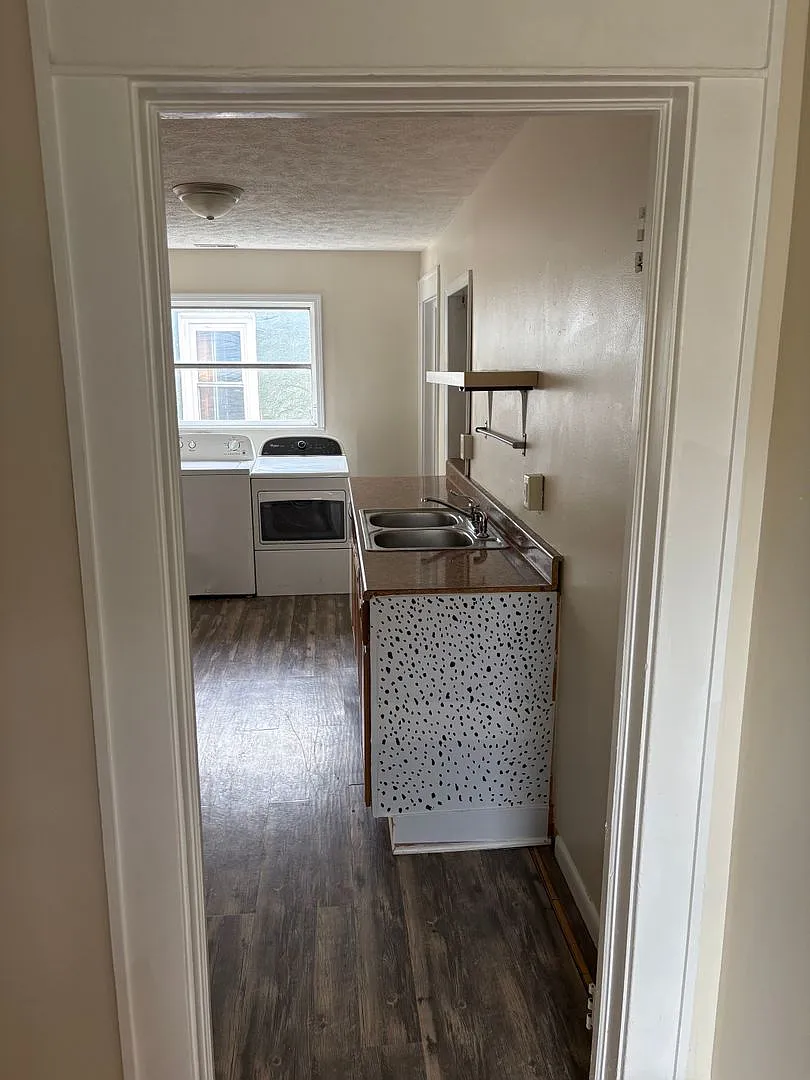 509 Locust — Photo 2