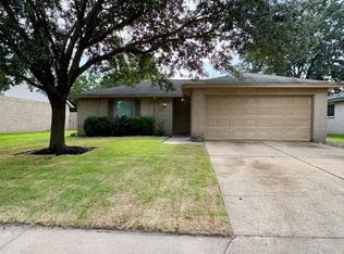 7615 Woodland West Dr, Houston, TX 77040
