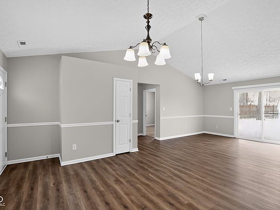 4th image of 8859 Woodpointe Cir