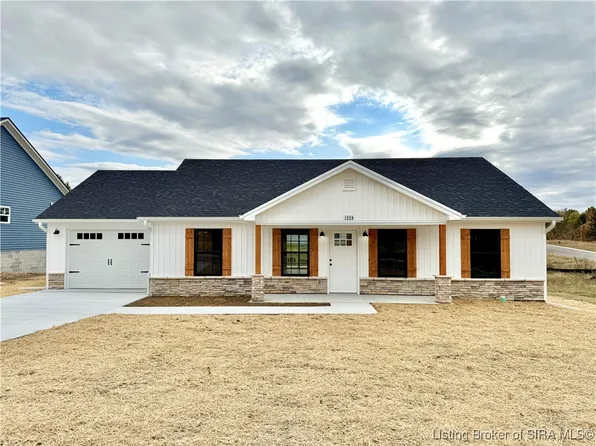 1229 Ironwood Pass Avenue, Scottsburg, IN 47170