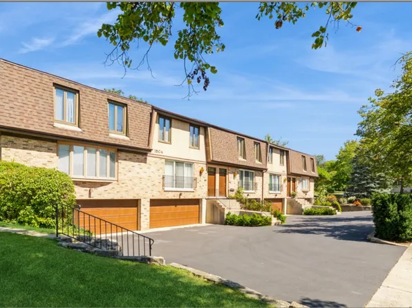 1504 Topp Ln APT E, Glenview, IL 60025