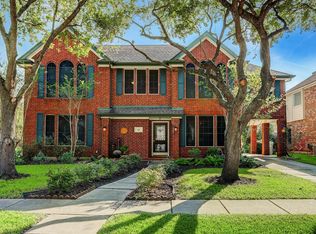 116 Harwood Dr, League City, TX 77573