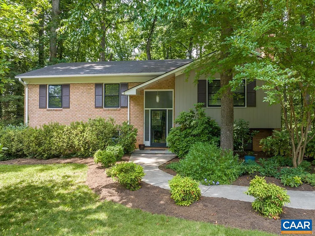 2511 Kerry Ln photo 1