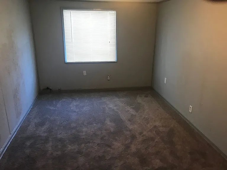 2501 Monroe St — Photo 8