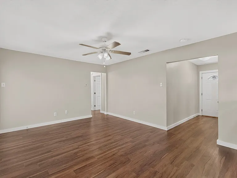 1717 Japonica Ln — Photo 11