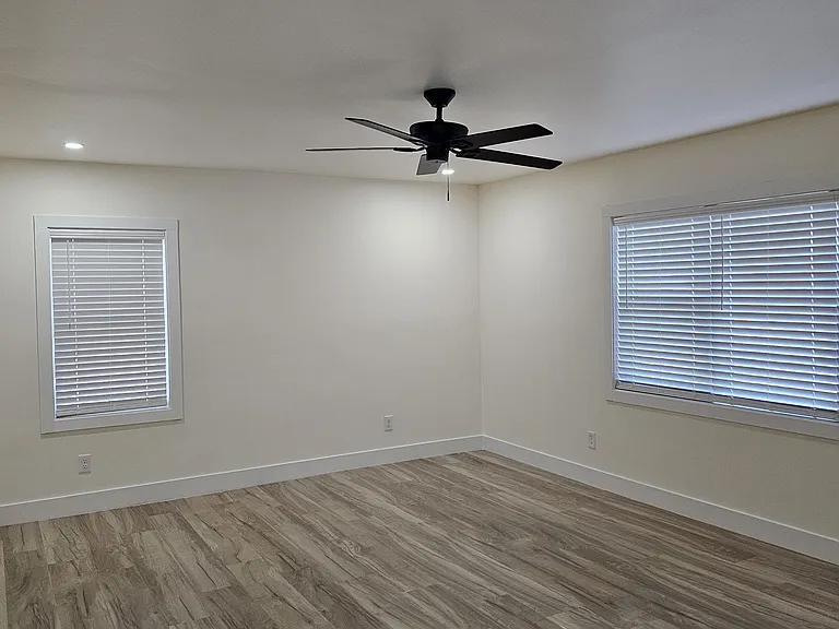 2835 SW Fairway Dr — Photo 6