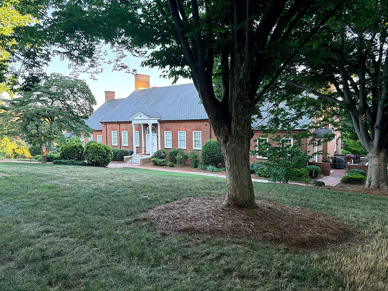 275 Glade View Ct — Photo 1