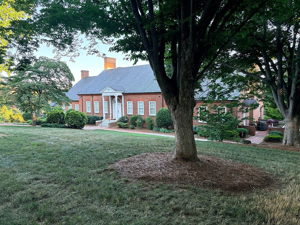 1st image of 275 Glade View Ct