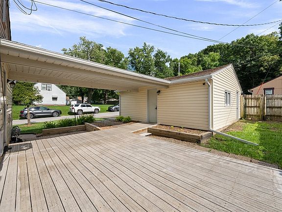 2nd image of 501 38th St