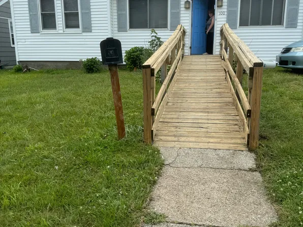 100 Rodman St, Narragansett, RI 02882