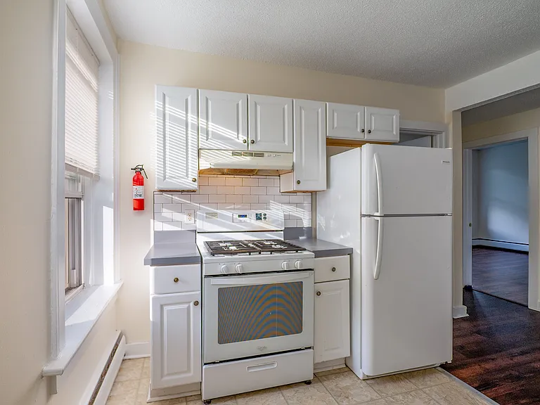 175 Humphrey St #2 — Photo 2