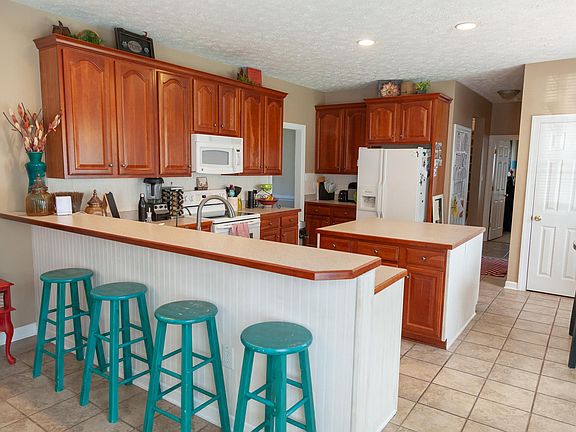 5th image of 404 Brentmeade Dr