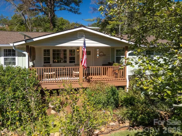 115 Rolling Hills Dr, Franklin, NC 28734