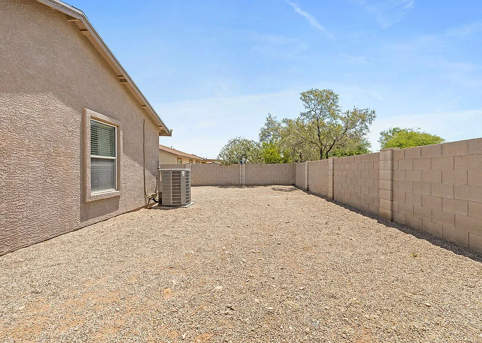 5840 E Tercel Dr