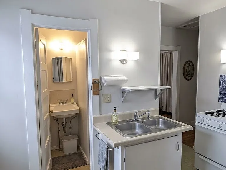 328 E Merry Ave #2 — Photo 3