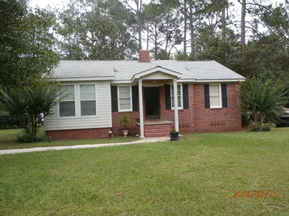 1913 2nd St SE, Moultrie, GA 31768