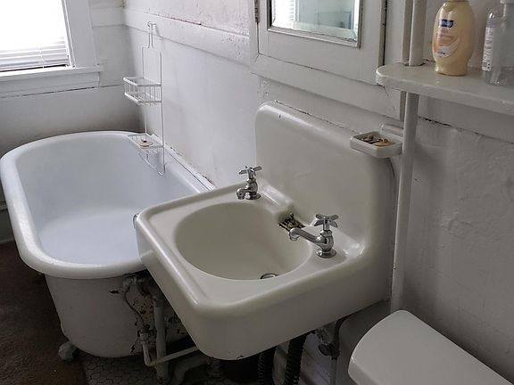 5th image of 2303 Pleasant Ave