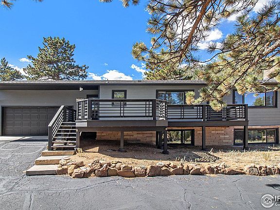 4th image of 1043 Lexington Ln