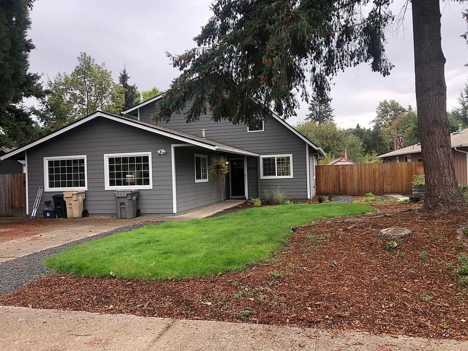 Front house and front entrance of the home.