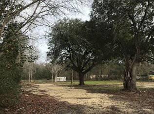 1096 Long Acre Dr, Bonneau, SC 29431