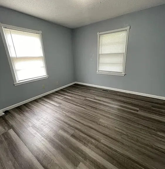 524 Luella Ave — Photo 6