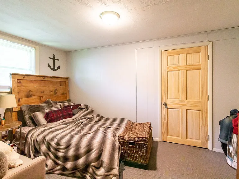 2100 N Ball Ave — Photo 5