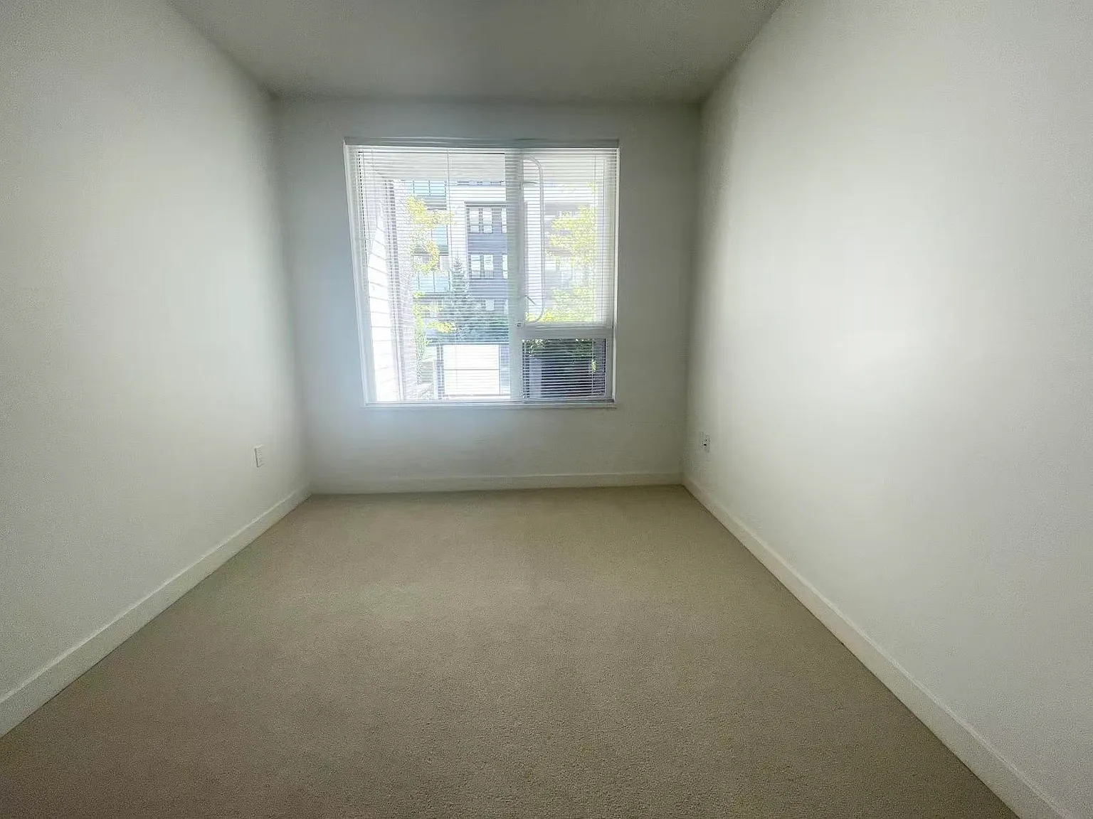 2 bed, 973 sqft, $2,600 — Photo 3