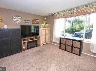 43 Knock N Knoll Cir, Willow Grove, PA 19090