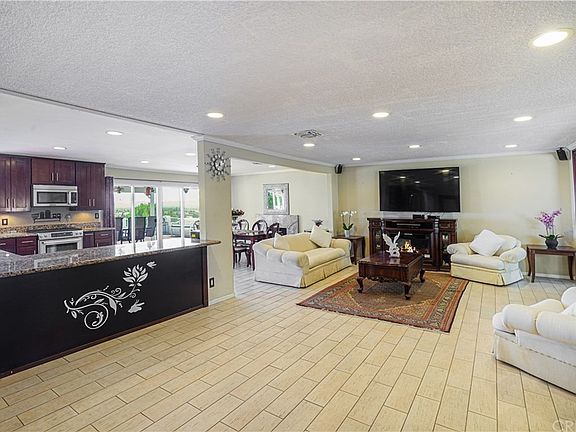 4th image of 8608 Farralone Ave