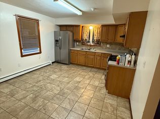 327 Sayles Ave FLOOR 3, Pawtucket, RI 02860