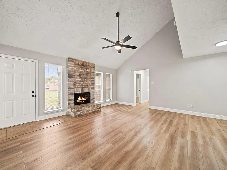 22039 Rivermead Dr — Photo 6