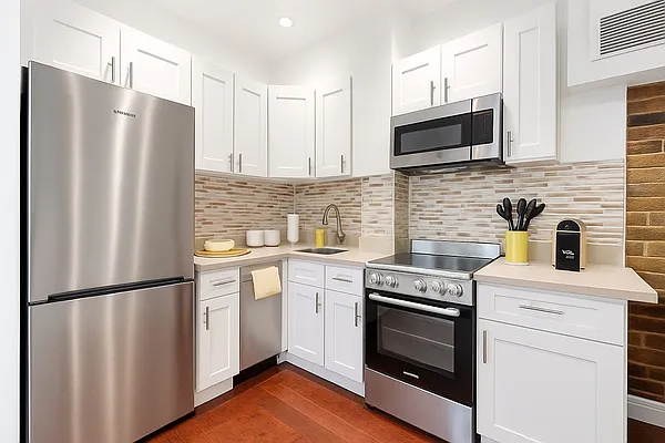 apartamento 5冊セット Asher 5-Piece Bedroom Set with Dresser and Mirror | Value