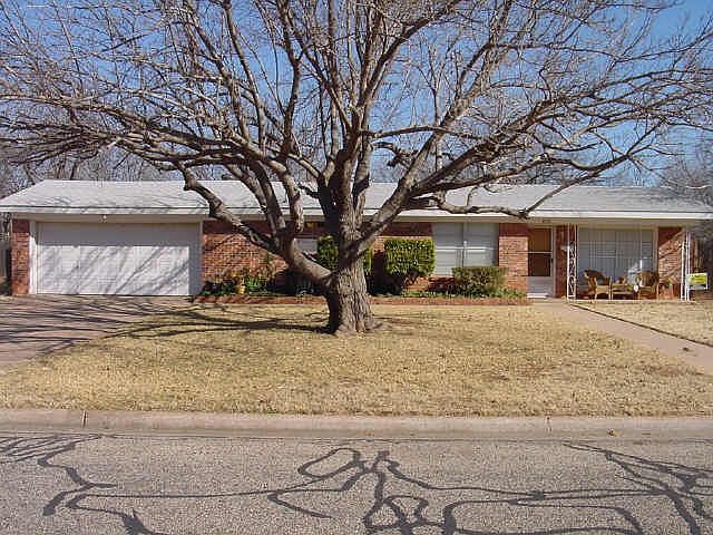 1st image of 815 Marsalis Dr