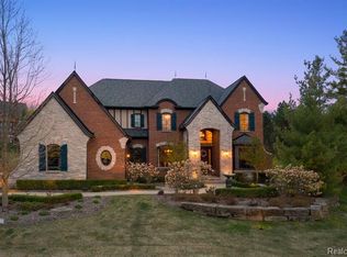 2969 Addison Cir S, Rochester, MI 48306