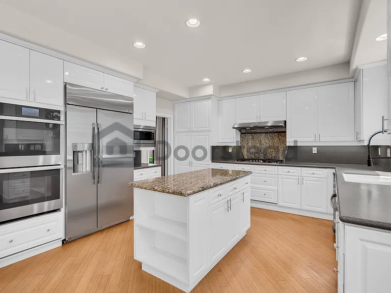 513 Winding Brook Ct — Photo 12