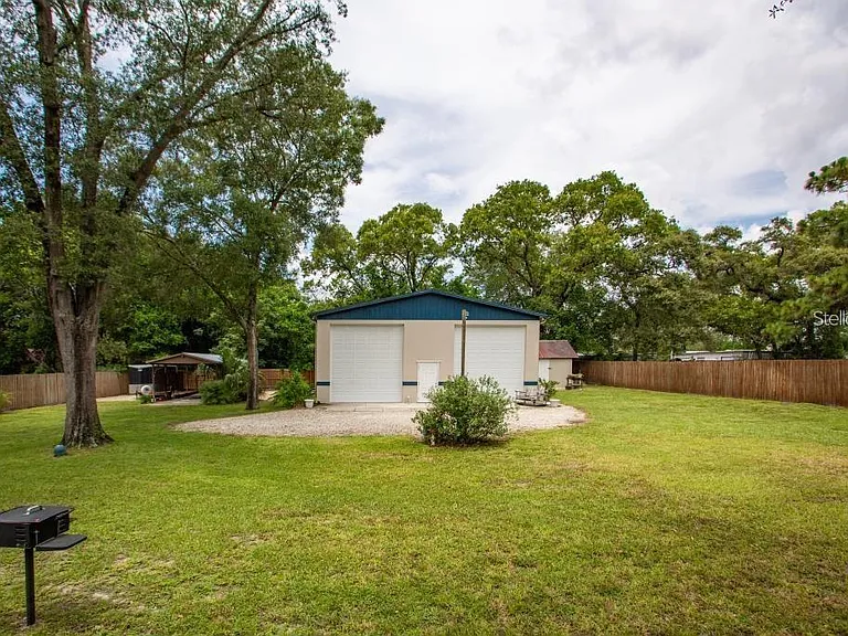 12802 N 53rd St — Photo 3