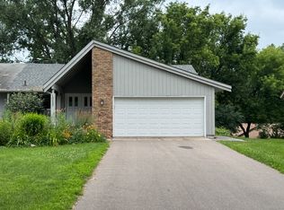 10237 Tarn Cir #10237, Eden Prairie, MN 55347