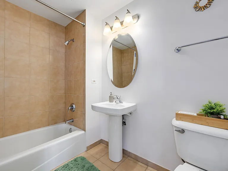1260 W Washington Blvd #608 — Photo 16