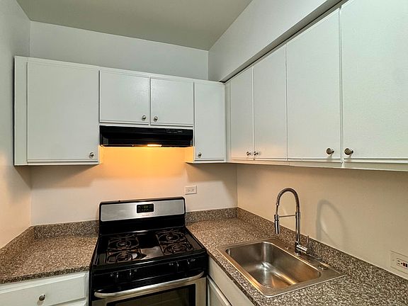 2nd image of 5235 N Winthrop Ave APT G