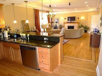 2nd image of 1112 W Pratt Blvd APT 3E