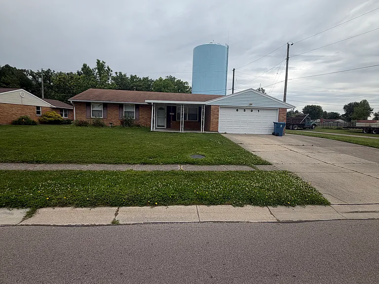 6501 Stonehurst Dr — Photo 24