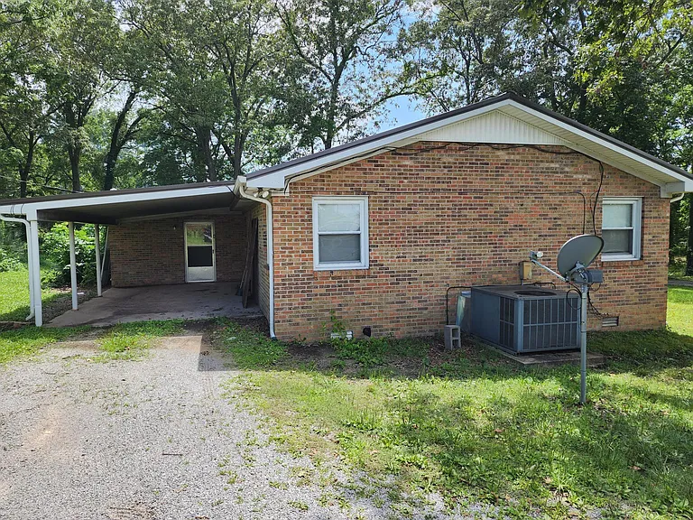 929 Autumn Ct — Photo 2
