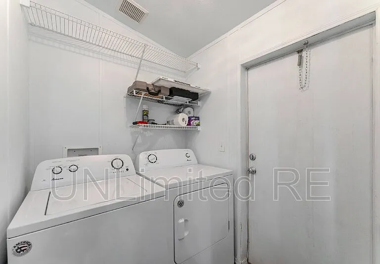 766 E Zuni Dr — Photo 9