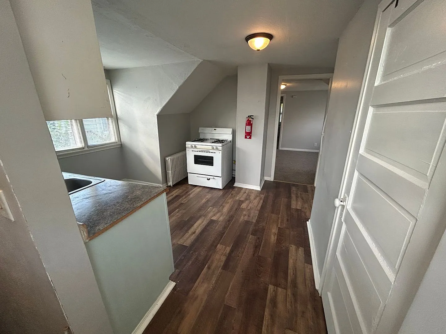 239 Park St W — Photo 4