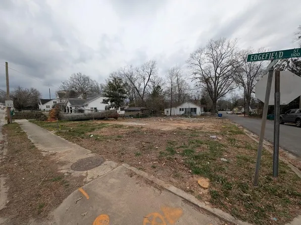 1124 Edgefield St, Greenwood, SC 29646