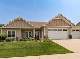 2955 Stone Park Dr NE, Rochester, MN 55906